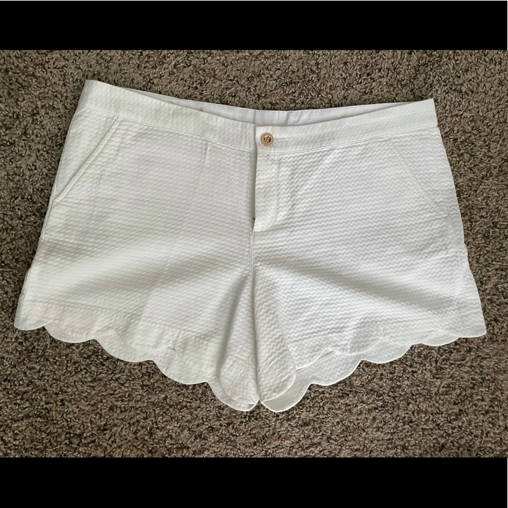 Lilly Pulitzer white scalloped shorts